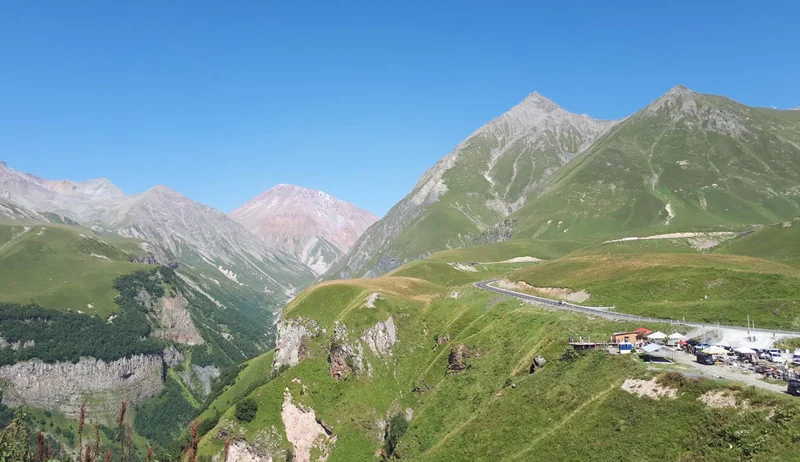The Georgian Military Highway in 2 Days: A Guide with Scenic Views and Stops