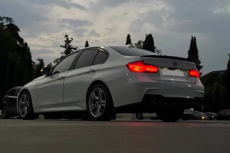BMW 320