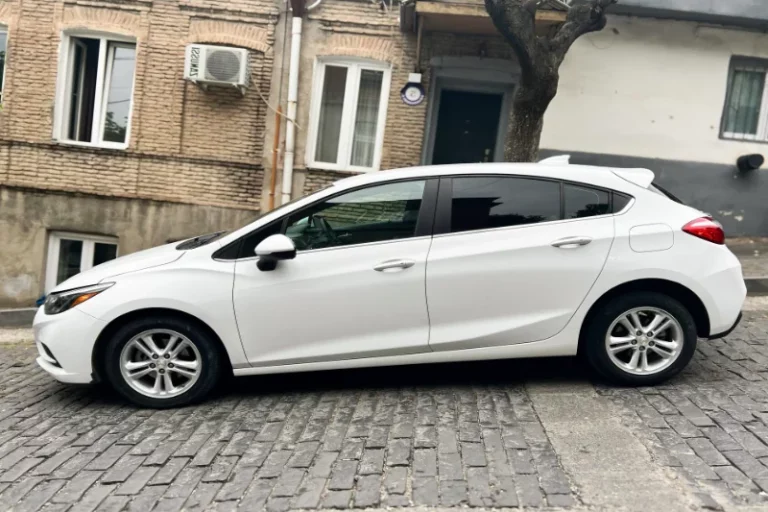 Chevrolet Cruze (хэтчбек)